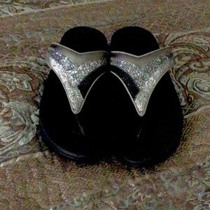 Fitflop Thong Sandal with Wobbleboard Technology 100% Leather